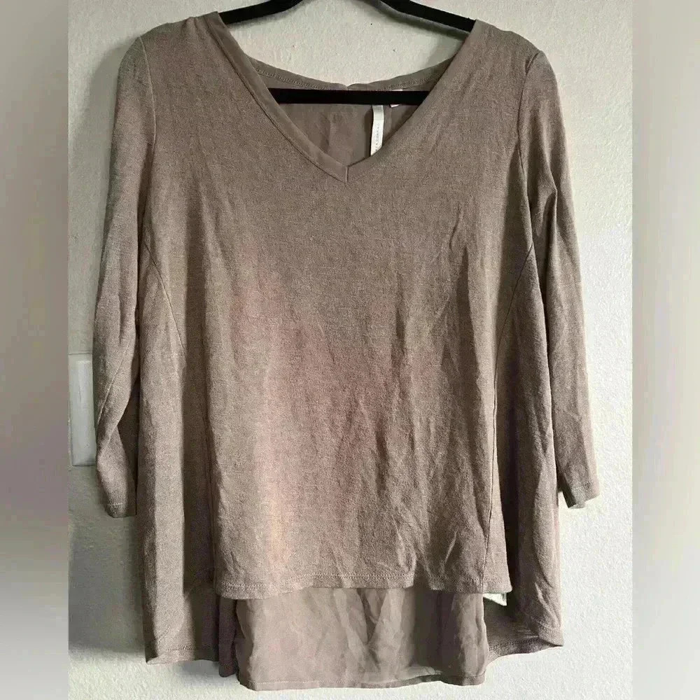 LC Lauren Conrad Women's Size Medium Brown  Sweater w Bow and Lace Back
